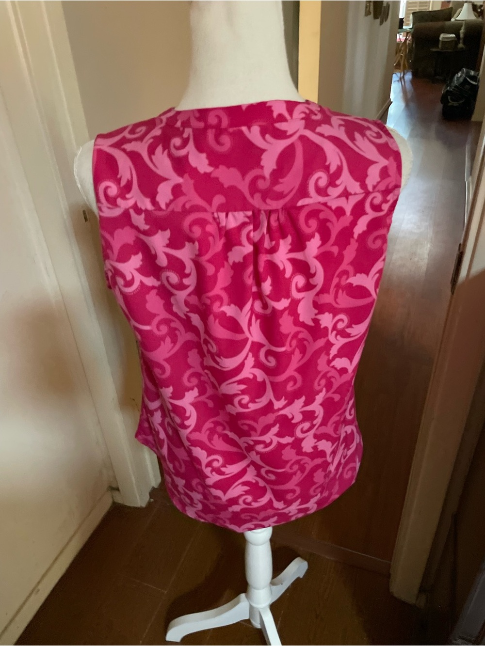 New York & Company pink sleeveless tank top scroll pattern sleeveless SMALL - Picture 6 of 11